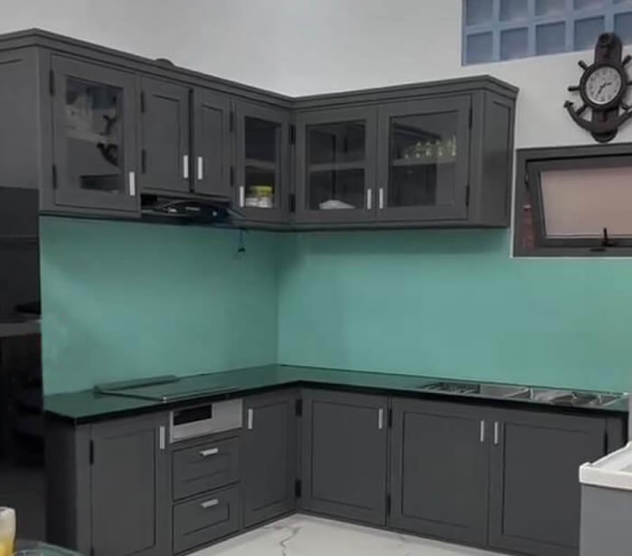 Tủ bếp nhôm cánh kính XingFa VInh Nghệ An